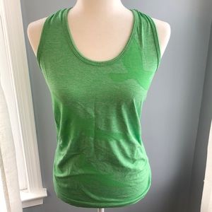 Oiselle Flyte tank in heather green